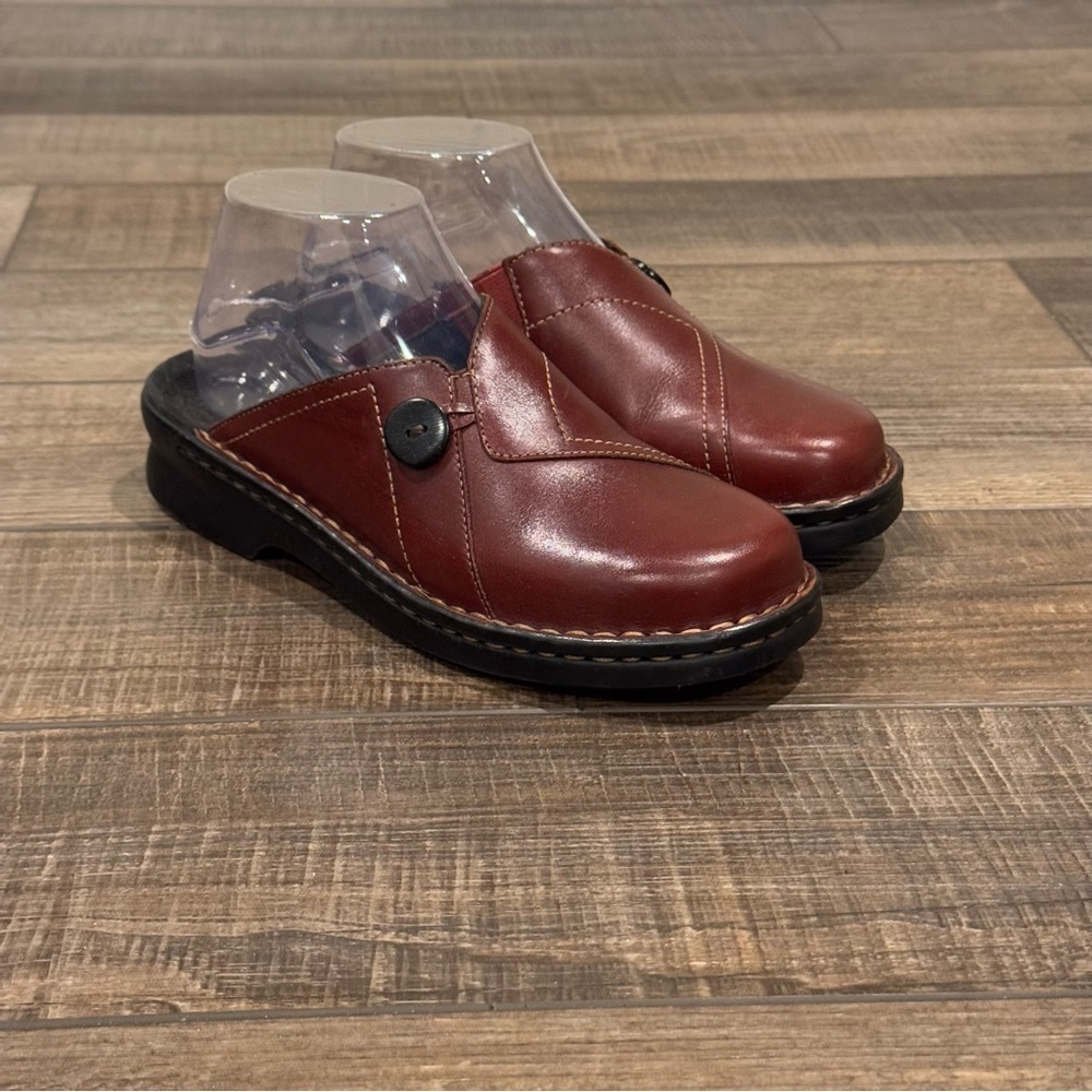 Clarks Leather Shoes Womens Red/Maroon Slip On Mules Clogs Comfort Size 7